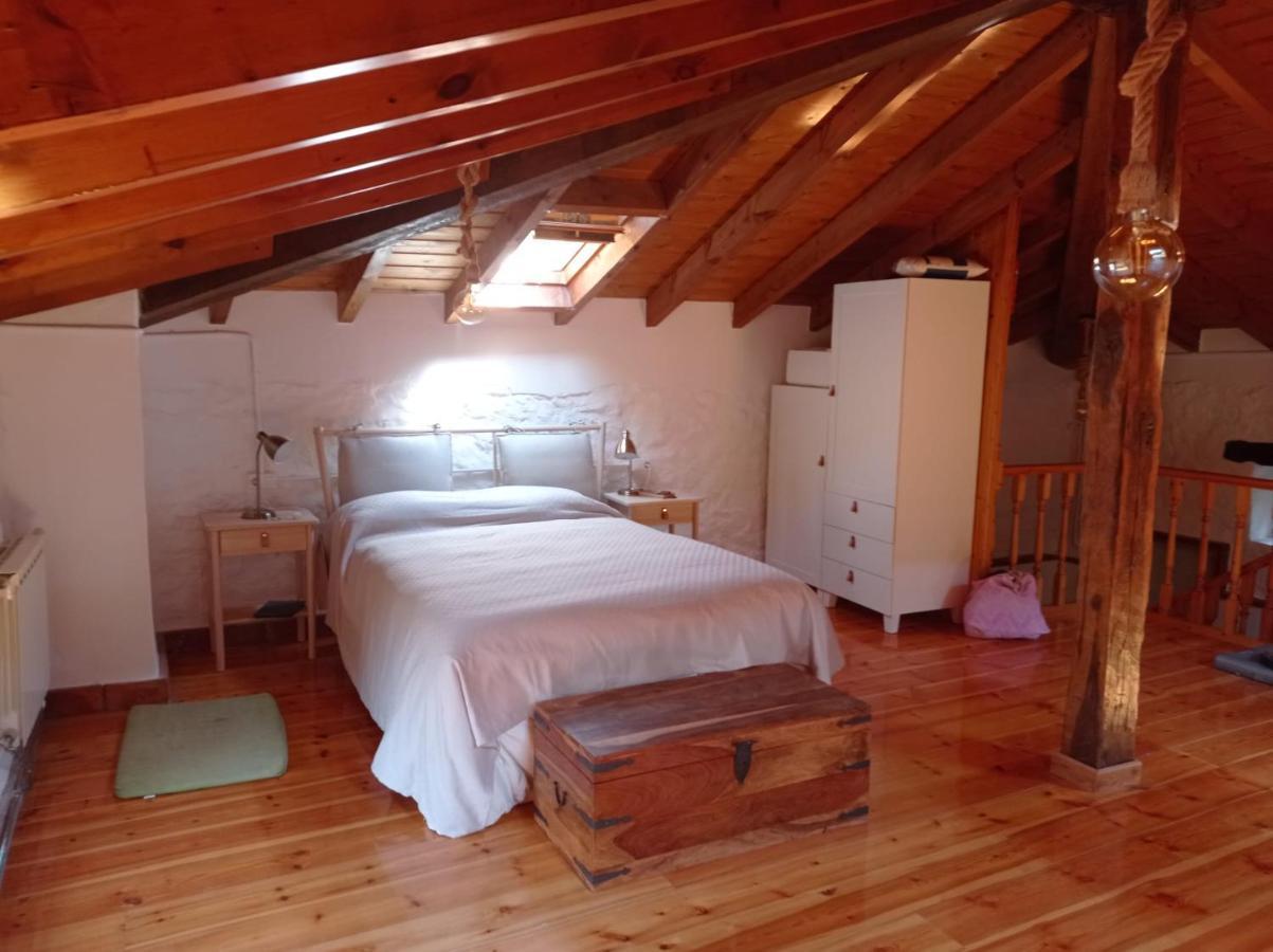 Vakantiehuis Amplia Y Comoda Casa De Piedra Con Porche Y Jardin San Roque de Ríomiera